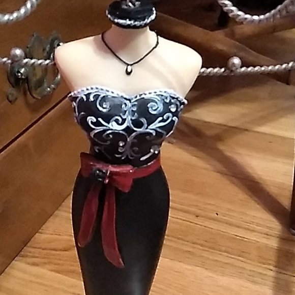 Doll jewelry stand - Picture 2 of 3